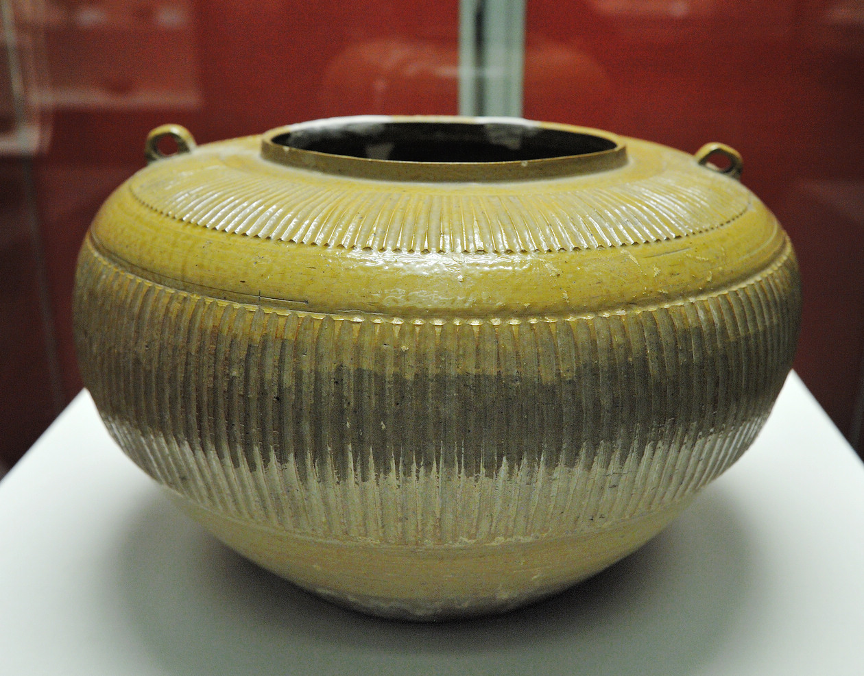 中国大清雍正年製 梅兰竹菊天球瓶 中国大清雍正年製 梅兰竹菊天球瓶