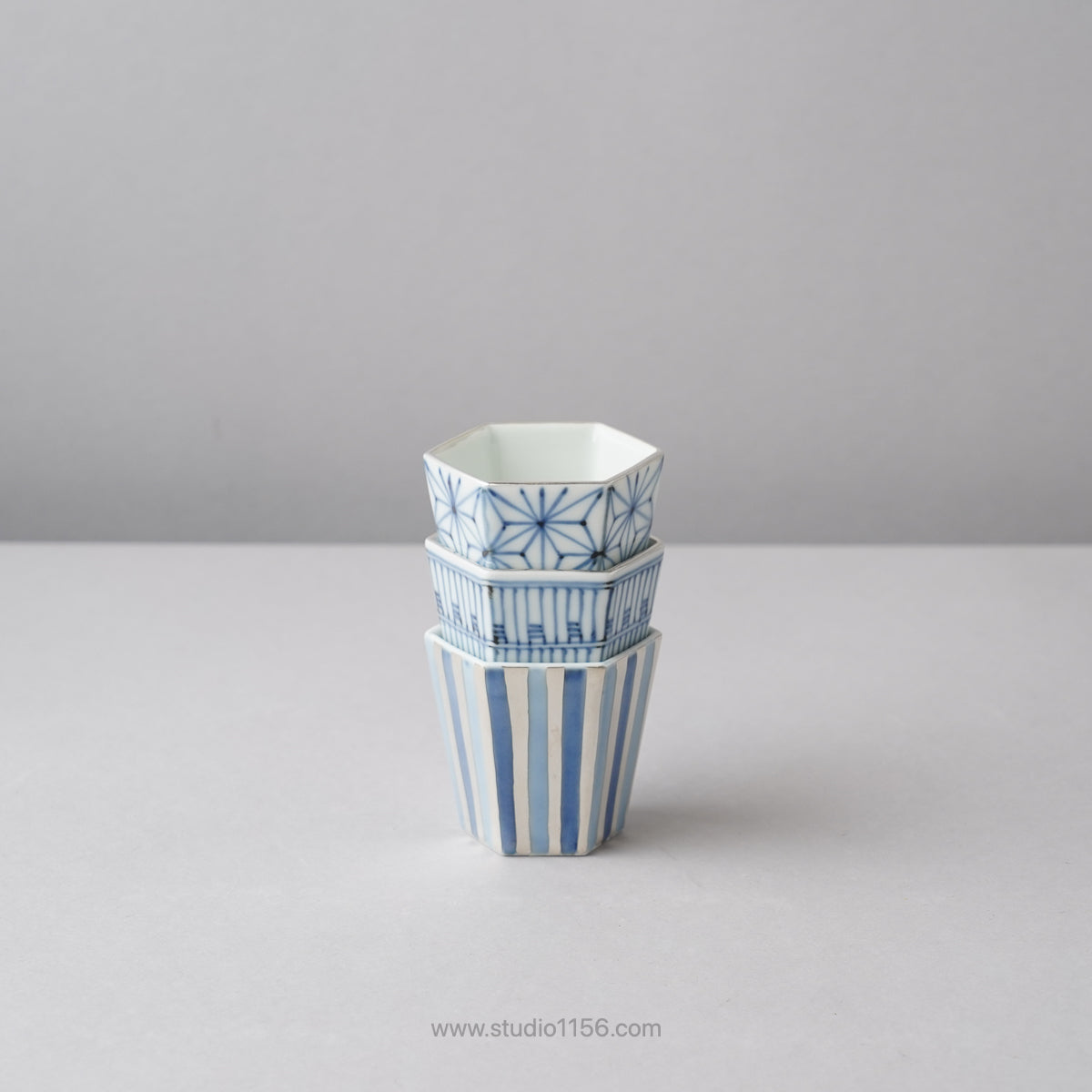 陶胎染付 筒盃 ちょこ ぐい呑み 盃 酒器 古道具 アンティーク 陶胎