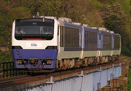 たくたくのページ｜東北地方で見られる車両＞クルージングトレイン (旧