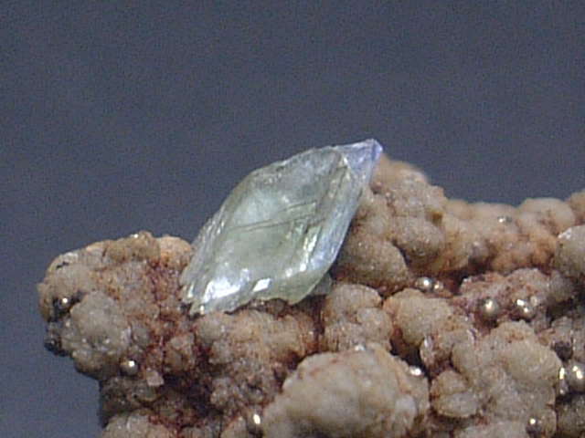 ラドラム鉄鉱 (Ludlamite) - Rock Identifier ボリビア産 ラドラム鉄鉱