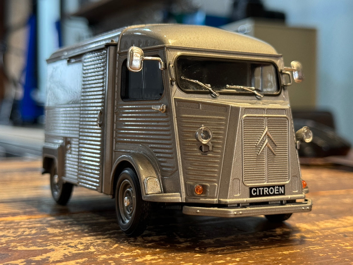 Rapha CITROEN TYPE H ミニカー【南麻布店】 – BICI AMORE ONLINE STORE