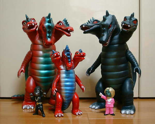 未開封誌上限定版三つ首竜スペクトルマンソフビフィギュア宇宙猿人ゴリ