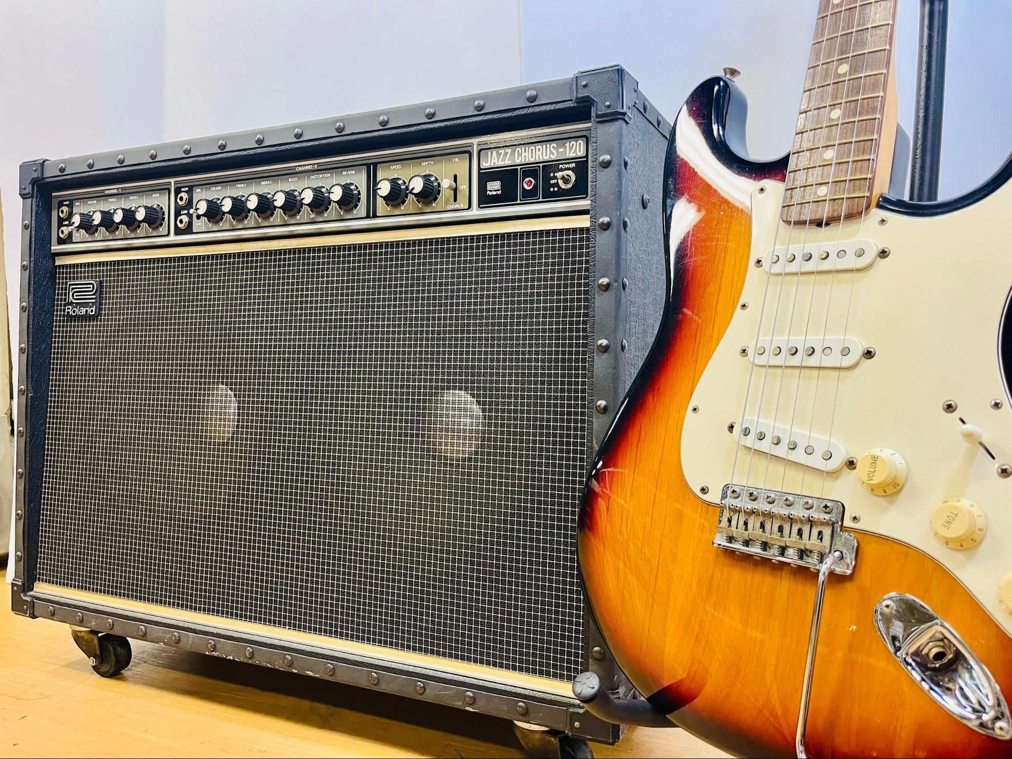 ギターアンプの定番！ジャズコーラス「Roland JC−120」の特徴、強みと