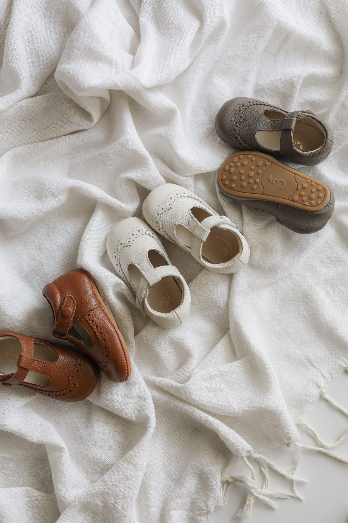 本革 ウィングチップベビーシューズ – 3elves公式オンラインショップ