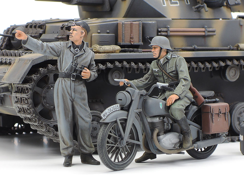 1/35 ドイツIV号戦車G型初期生産車・伝令バイクセット“ロシア戦線