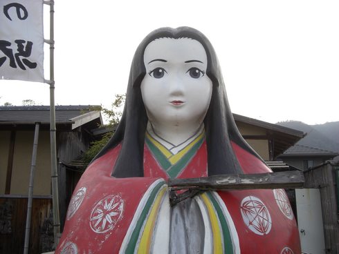 巨大な かぐや姫と竹原市の「竹の駅」って何？