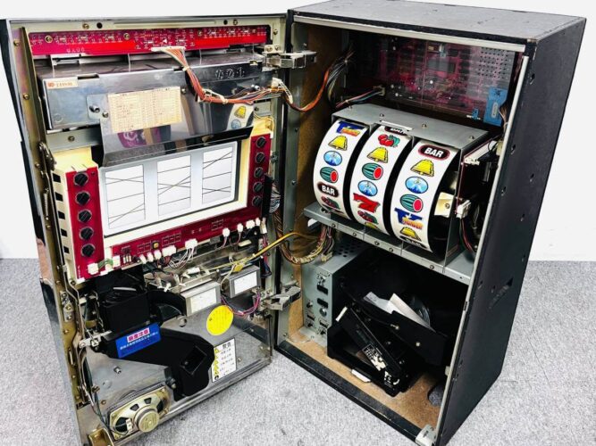 実機 パチスロ サンダーVリボルト メダル不要機・設定キー・ドアキー