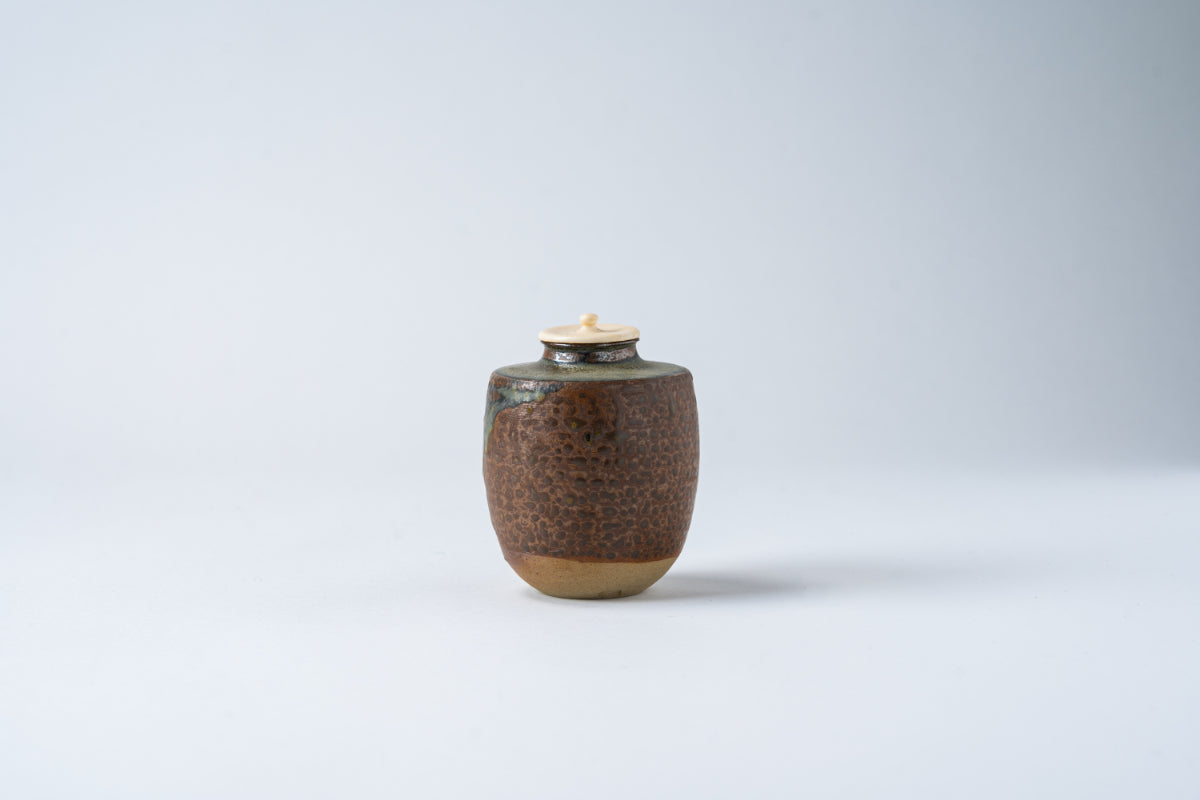 肩衝茶入 十一代 髙取静山造 – 高取焼宗家