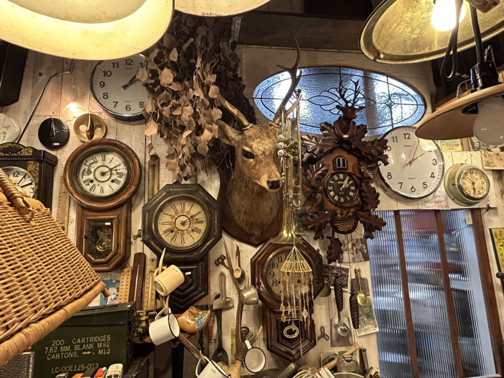 古道具好きは見逃せないギャラリー、MOKUZAN森谷木材 | the day 三重県