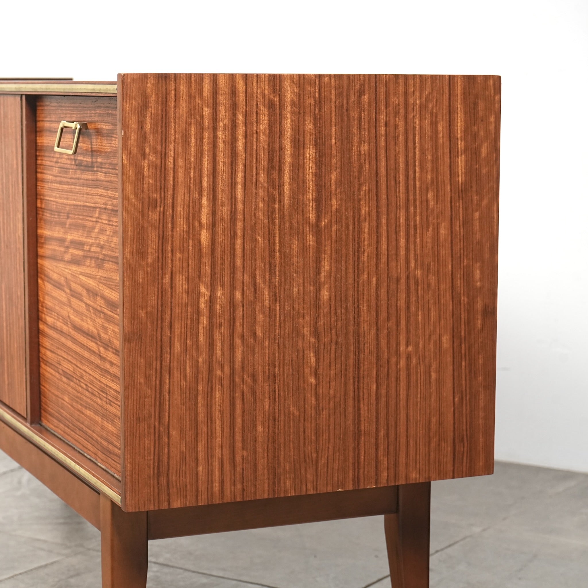 イギリスヴィンテージ サイドボード – TIME HYPE