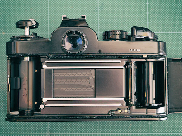 超美品 ニコン FE2 ブラック ボディ フィルム モルト新品交換済 Y114