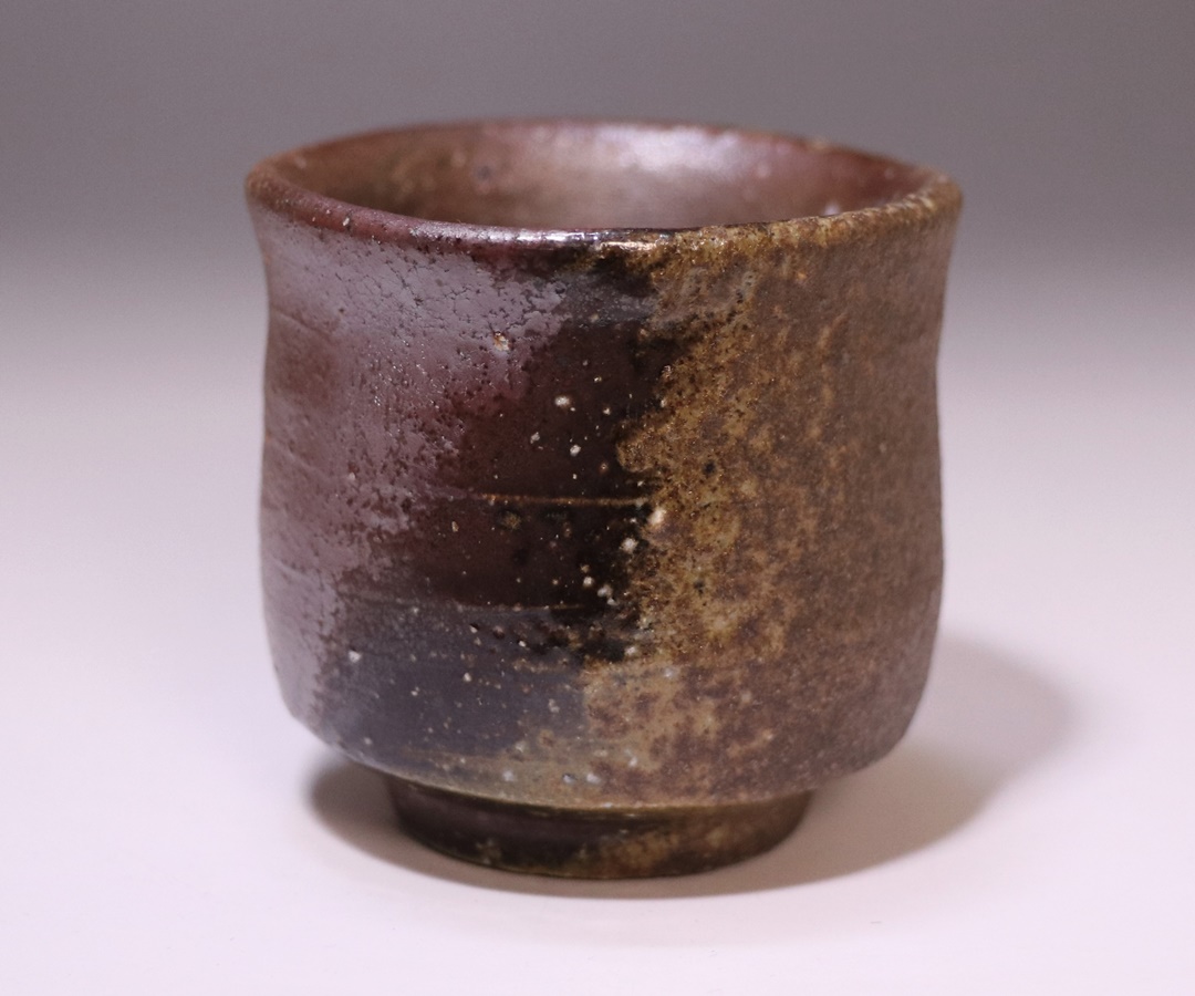 伊勢崎 満 作 「備前耳付水指」 ～備前焼専門卸小売店 川口陶楽苑～