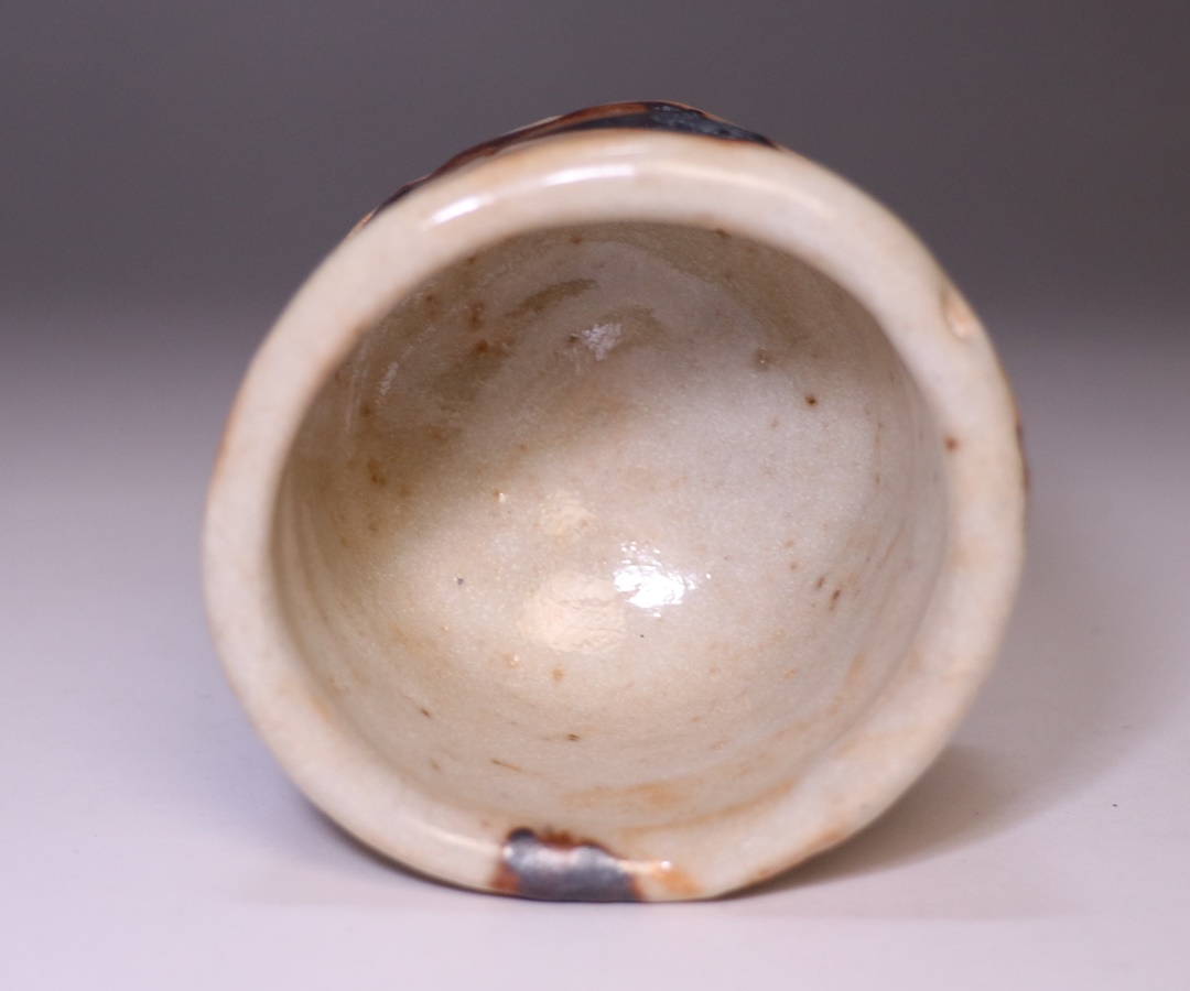樋口雅之 作 「志野酒呑」 ～備前焼専門卸小売店 川口陶楽苑～