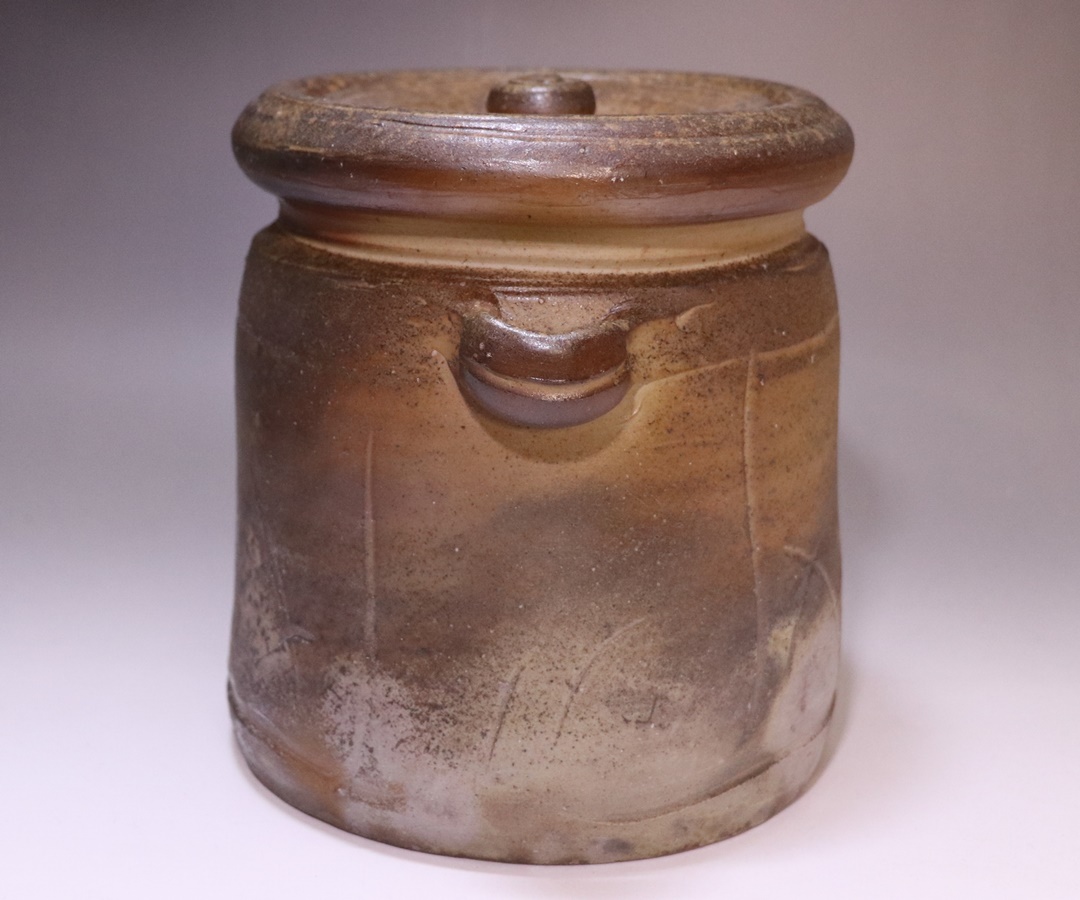 伊勢崎 満 作 「備前耳付水指」 ～備前焼専門卸小売店 川口陶楽苑～