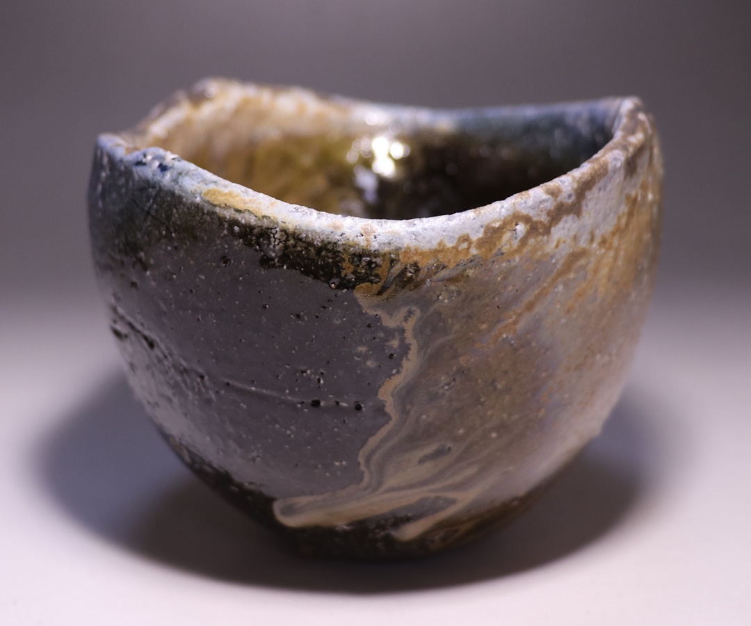 大岩智之 作 「黒茶碗」 ～備前焼専門卸小売店 川口陶楽苑～