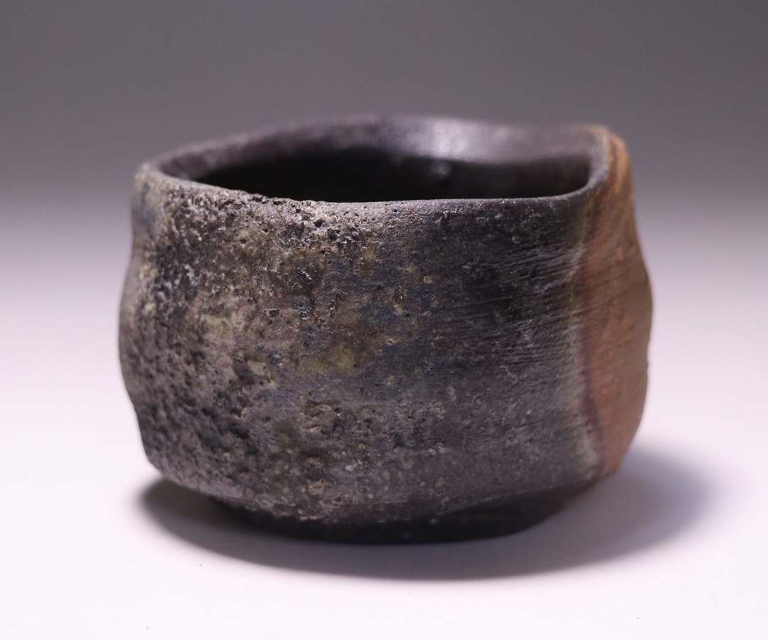 陶芸家 中村六郎 備前 ぐい呑 酒器 酒盃 窯変 共箱 共栞 陶芸