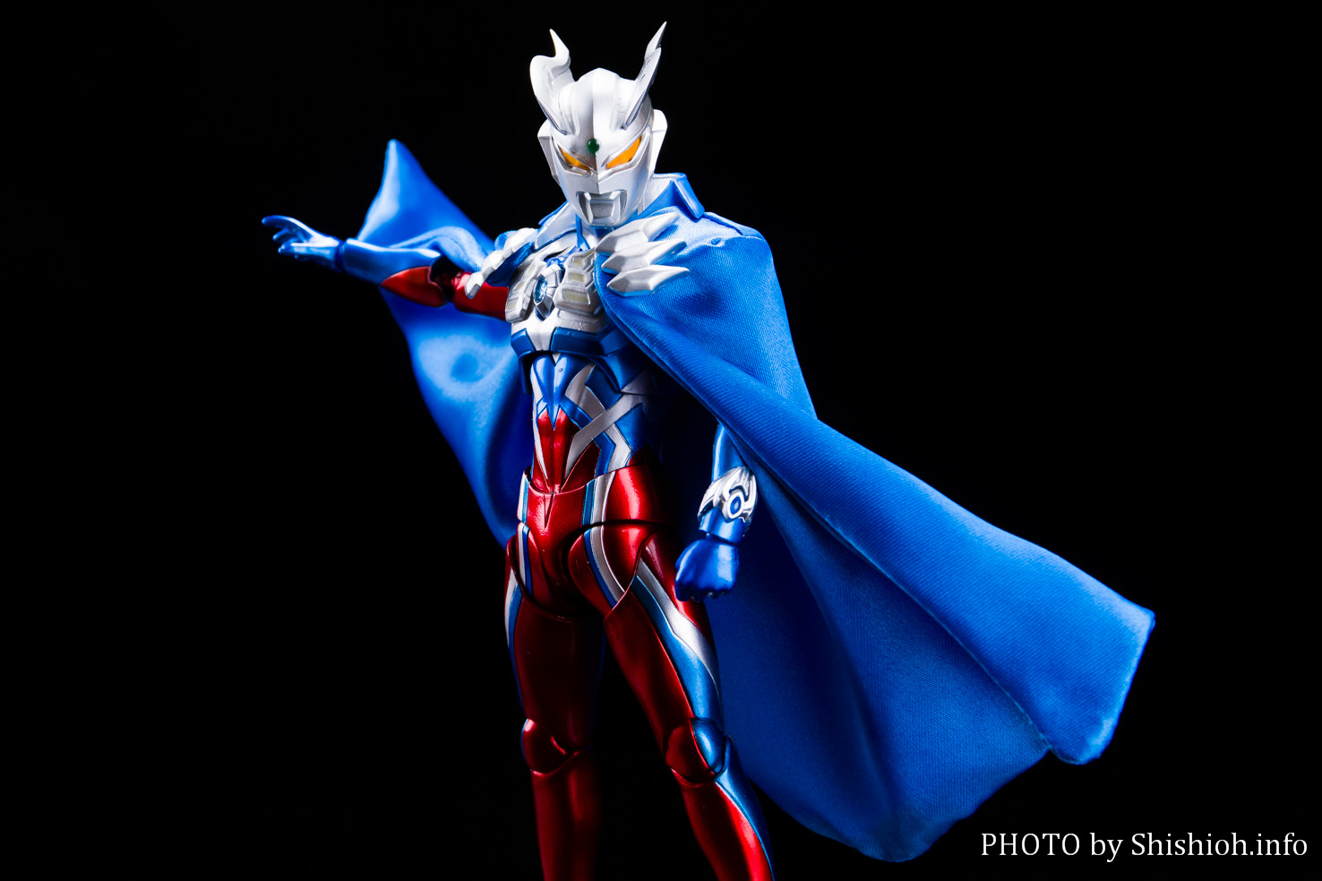 フィギュアーツ ウルトラマンゼロ＆ウルトラゼロマント