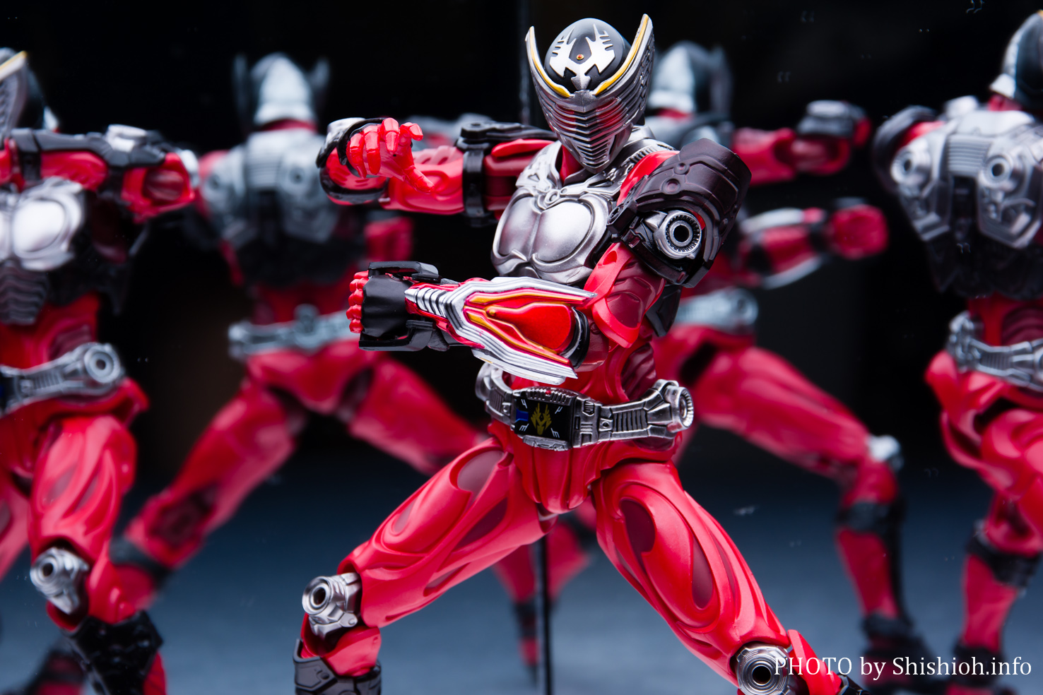 仮面ライダー龍騎S.I.C. Amazon.co.jp: TAMASHII NATIONS S.I.C. 仮面