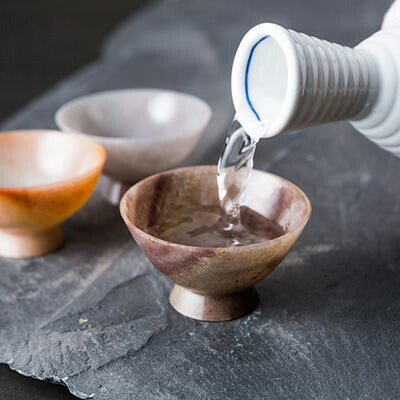 楽天市場】送料無料 酒器 ぎょく盃 美しい光沢と高い硬度をもつ正珪石