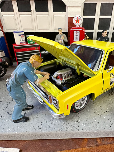 楽天市場】ムーンアイズ限定 M2 ミニカー 1976年 GMC シエラ グランデ