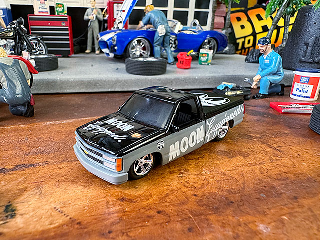 M21990 シボレー C1500 シルバラード ムーンアイズ (チェイスカー