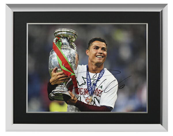 アキ◼️送料別◼️ロナウド直筆サイン入りフォト　額入り ロナウド直筆サイン入りレアルマドリード17/18フォト特製フレーム