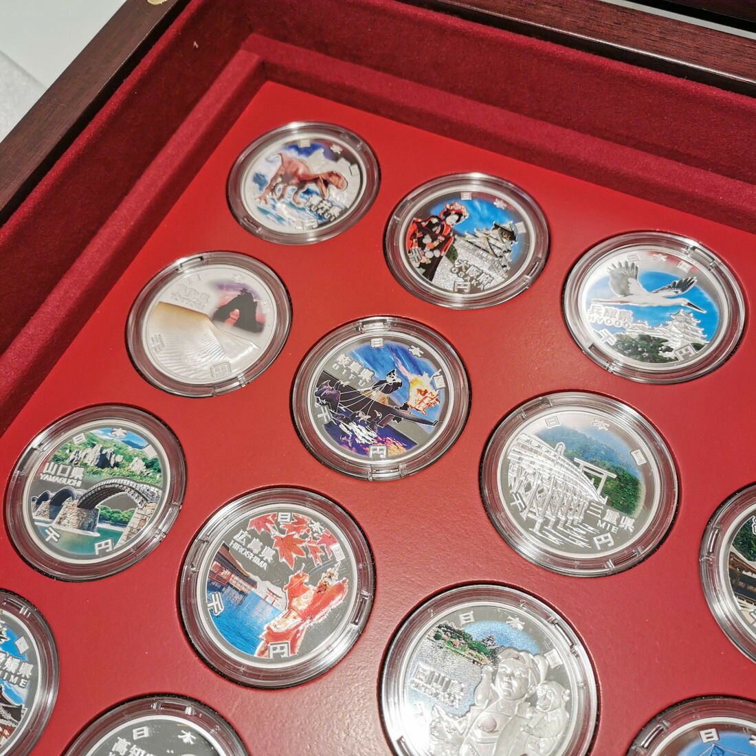 節約 地方自治法施行60周年記念千円銀貨幣収納ケース(七宝メダル付き