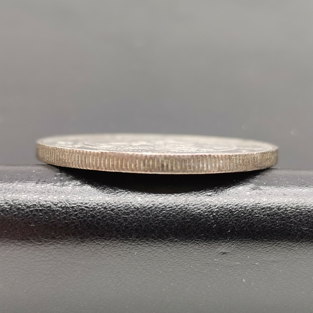 楽天市場】（近9）日本 旧1円銀貨 明治3年 正貝円 鑑定済 日本貨幣商