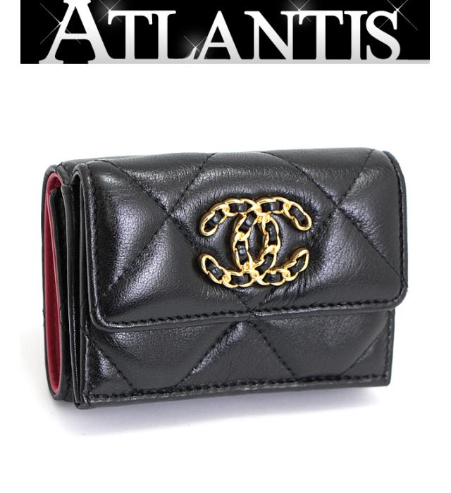 美品シャネルCHANEL 三つ折り財布