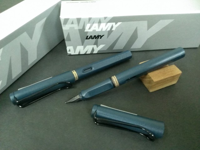 楽天市場】LAMY2017限定カラーラミー サファリ万年筆ぺトロール : あっ