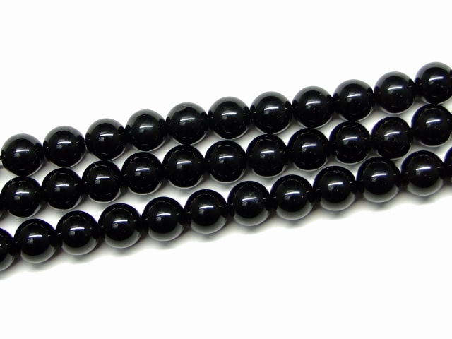 漆黒の輝きを放つ「モリオンクラスター」（アメリカ・アーカンソー州産