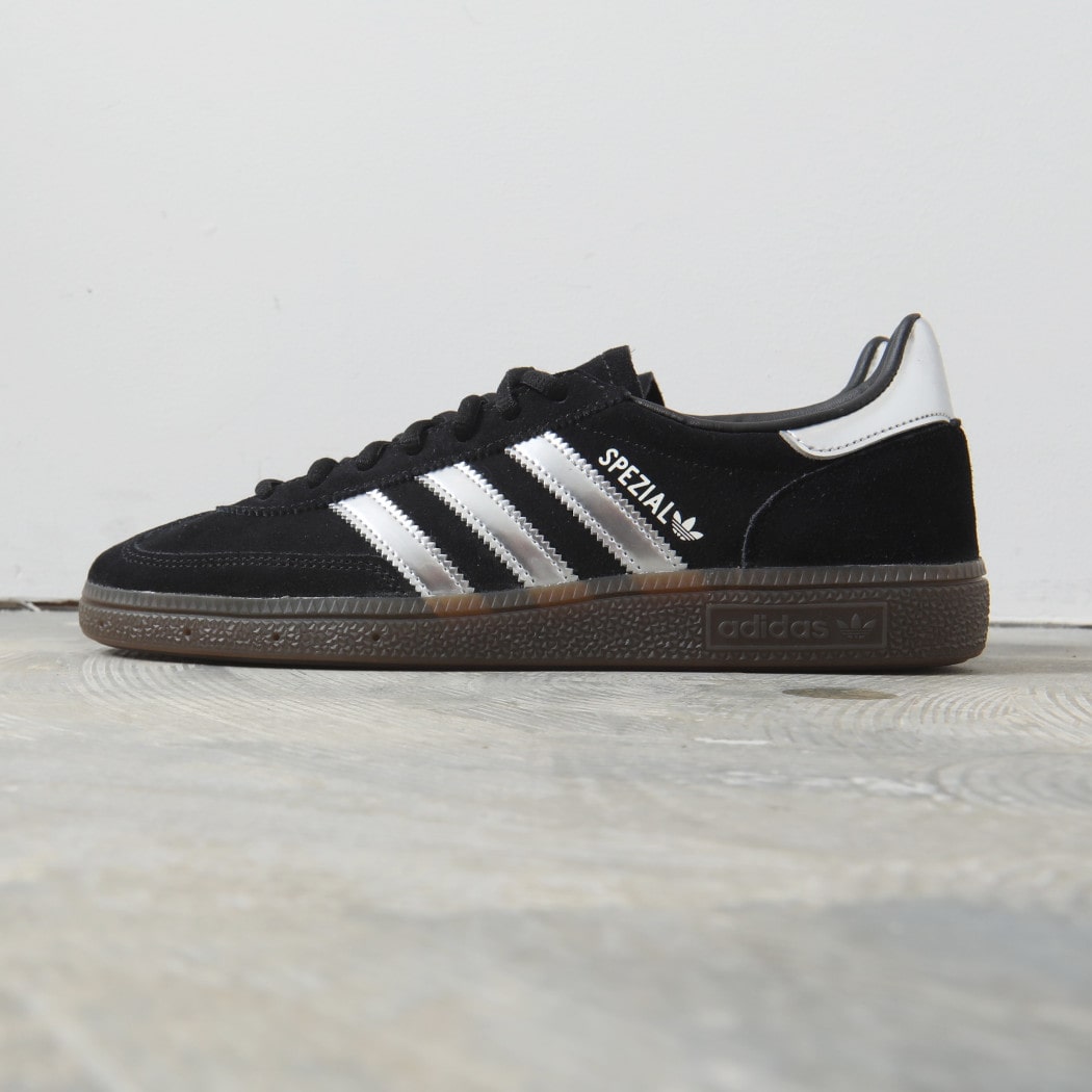 楽天市場】【お一人様一住所一点限り】adidas handball spezial