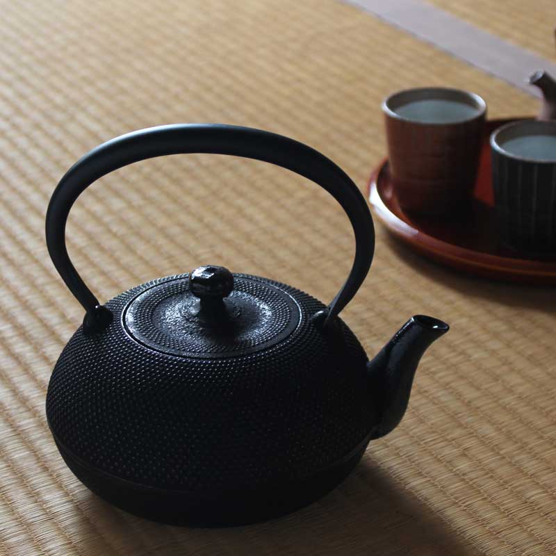 楽天市場】【南部鉄器】鉄瓶 姥口アラレ 1.2L 及春鋳造所 南部宝星堂