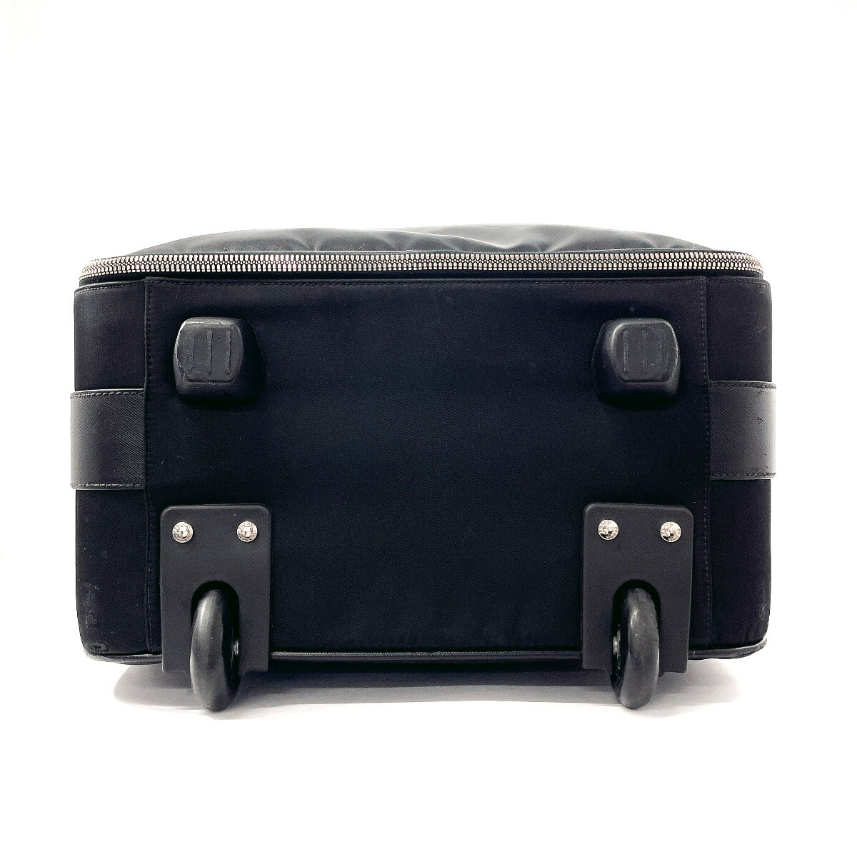 PRADA プラダ サフィアーノ 三角ロゴプレート レッド シルバー金具