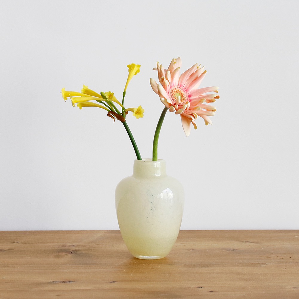 切り子】☆色被せ 黄色 切子 花瓶 花器 フラワーベース カットイエロー