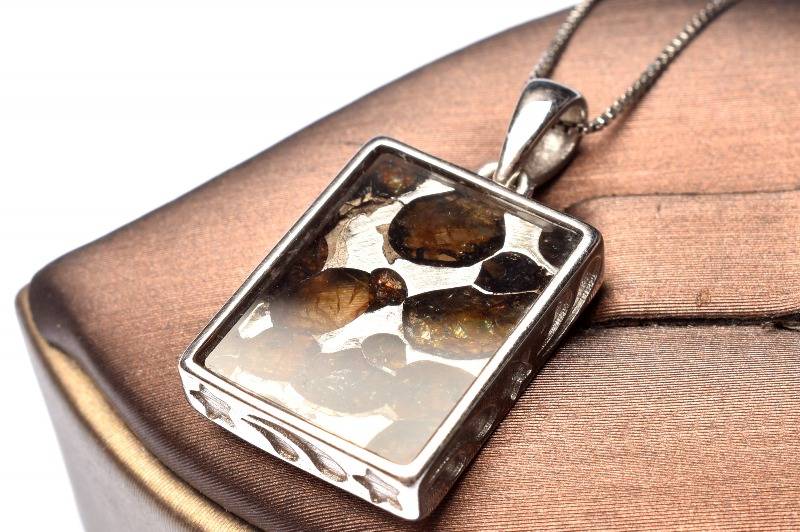 楽天市場】Silver925◇希少 パラサイト隕石 16x12mm レクタングル