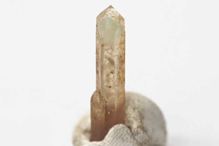 アホイト入り水晶 (南アフリカ産) 鉱物 南アフリカ産 アホイトin