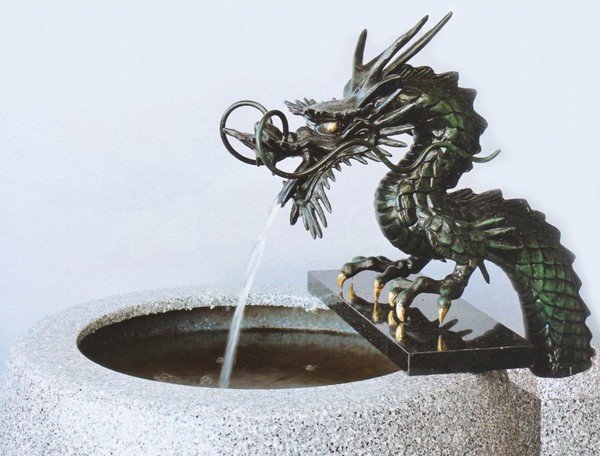 楽天市場】竜の蛇口 竜蛇口30号 高岡銅器の庭置物 龍の蛇口 水の神様