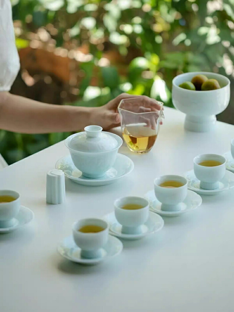 楽天市場】【愛着を感じる・纏枝蓮】影青磁 煎茶碗 千茶碗 平丸型 青