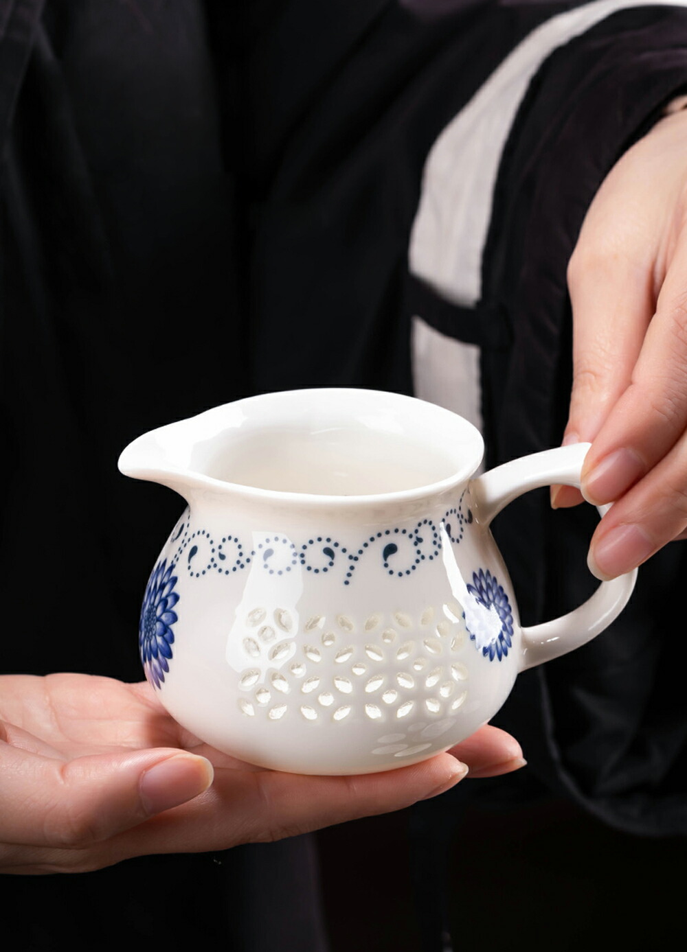 楽天市場】透かし模様で茶の色が見える玲瓏磁器 玲瓏磁 陶磁器 白磁