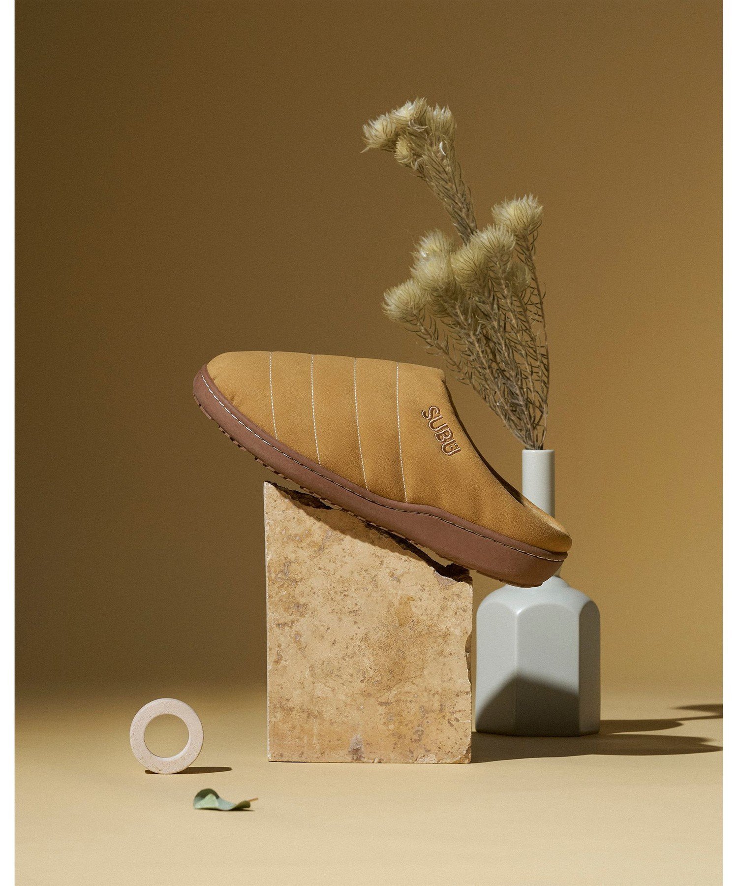 BEAMS MEN｜【別注】SUBU / フェイク ヌバック サンダル | Rakuten