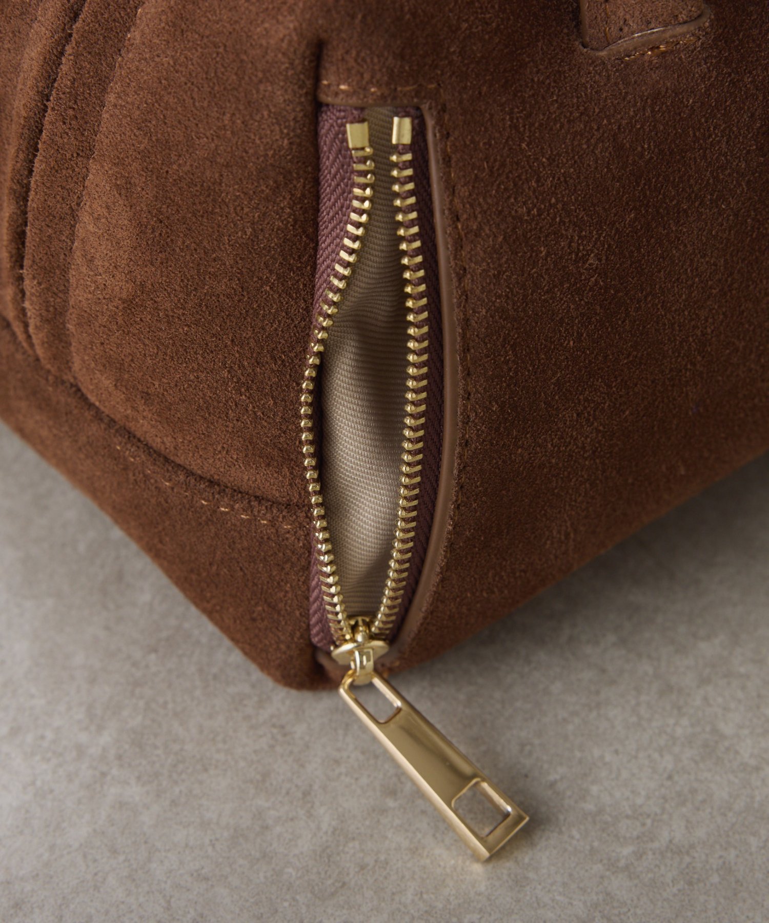 COLLAGE GALLARDAGALANTE｜【500mlペットボトル収納可/牛革】レザー