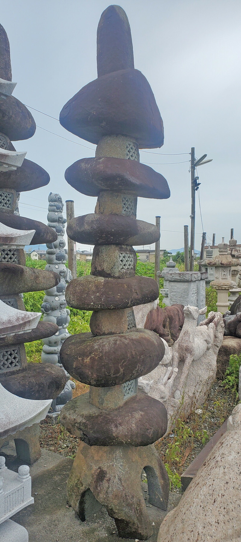 楽天市場】自然玉石五重塔（10尺）高さ約3メートル10灯篭 五重塔