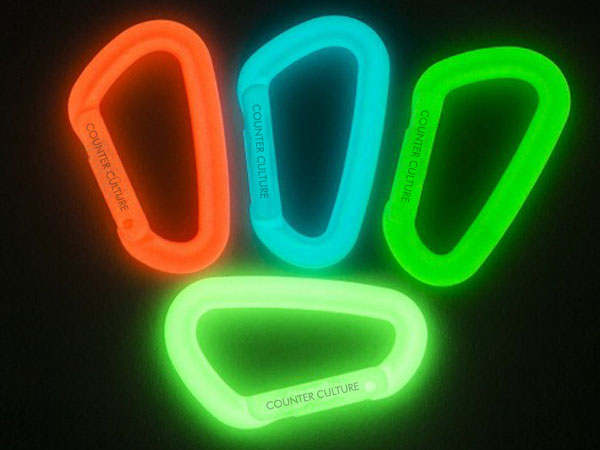 楽天市場】蓄光カラビナ 4色SET 光る夏フェスクラブフジロックサマソニ