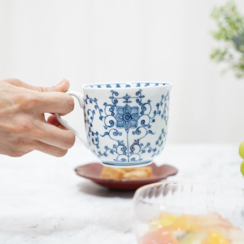 マグカップ】一方押し 花唐草 | 三川内焼 | 平戸松山窯 マグカップ 絵付け