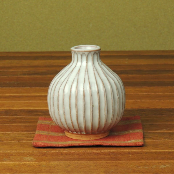 楽天市場】萩焼・しのぎミニ花瓶 : 萩焼工房 土和窯