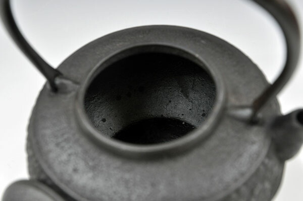 楽天市場】【送料無料】 南部鉄瓶【別製平丸型 スズミ桜】1.3