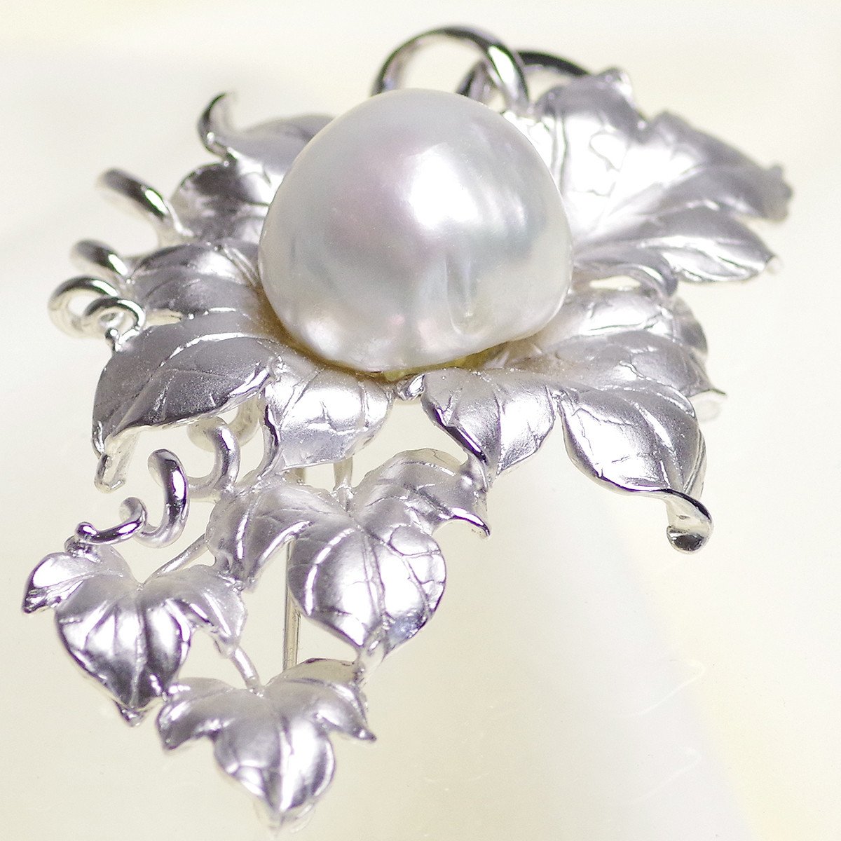 南洋真珠ブローチ バロック真珠