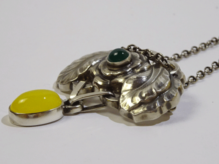 超美品ジョージジェンセン2008年色石揺れるブローチ