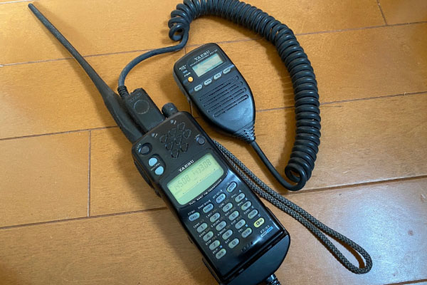 八重洲無線 ヤエス FT-51 144/430MHz帯ハンディ機 YAESU FT-51 1セット